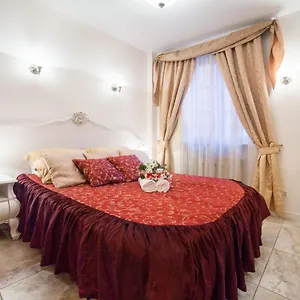 Empire Apartament